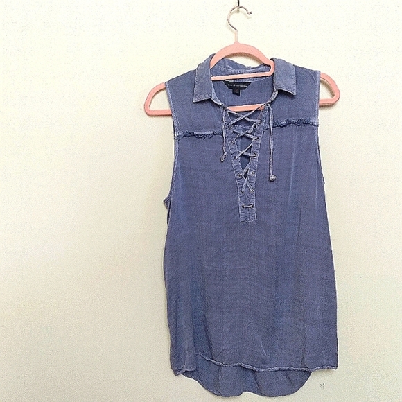 Rock & Republic Blue Chambray Denim Grommet Lace Up Tank Top Size Medium - Picture 1 of 9